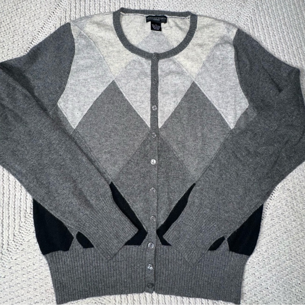 Madison Studio gray argyle 100% Cashmere button front cardigan sweater size XL